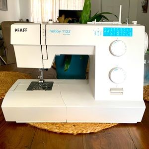 Pfaff HOBBY 1122 Sewing Machine GERMAN brand perfect for beginners